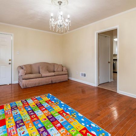 Centrally Located Spacious Abode Charlotte Exterior photo
