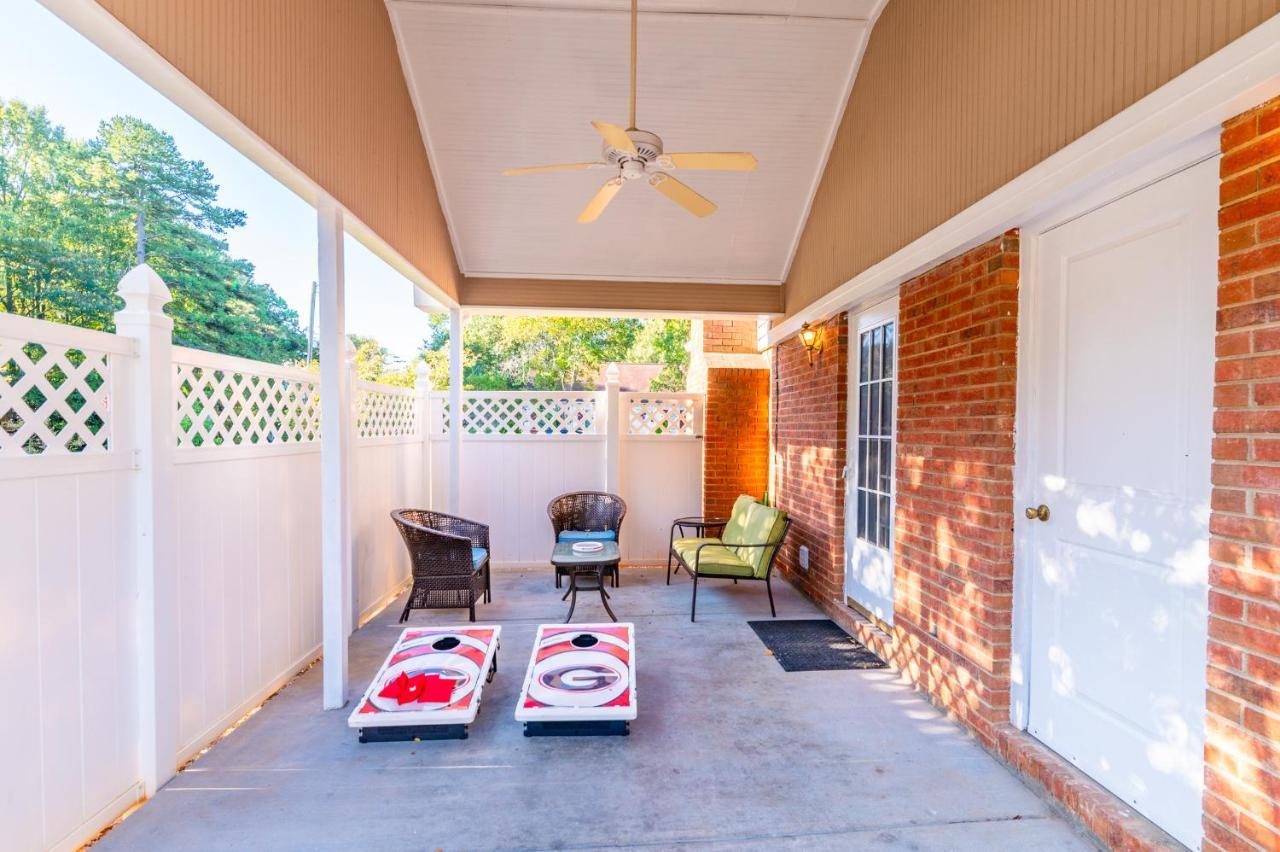 Centrally Located Spacious Abode Charlotte Exterior photo